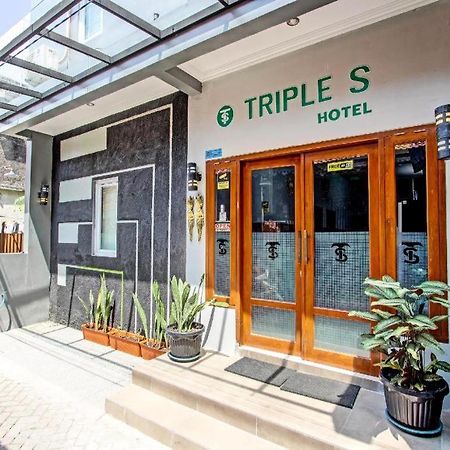 Oyo 91686 Triple S Hotel Malioboro 日惹 外观 照片